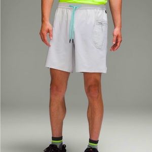 Lululemon Logo Water-Repellent Lycra Stretch Gym Hiking Zip Pocket Shorts 8” NWT